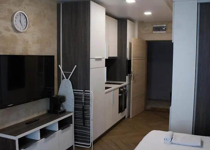 Colonel Luxury * סופיה